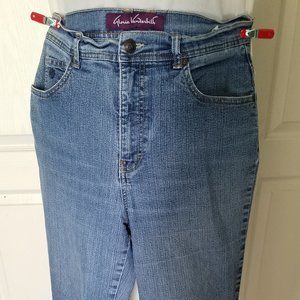 Gloria Vanderbilt Ladies  Blue Jeans size 10